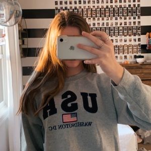 brandy melville USA crewneck! ❤️